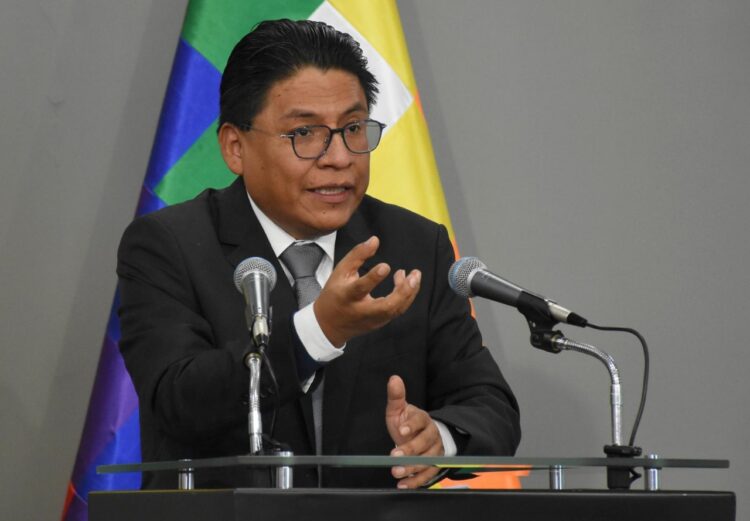 El ministro Lima insiste en ‘romper el candado’ de los 130 escaños en Diputados