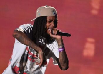 El rapero estadounidense Wiz Khalifa, acusado de posesión ilegal de drogas en Rumania