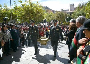 Con escolta militar, los restos de los protomártires son llevados a la Catedral Metropolitana