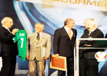 REVISTA CONMEBOL Y DIARIO EL UNIVERSO