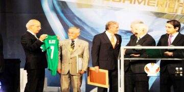 REVISTA CONMEBOL Y DIARIO EL UNIVERSO