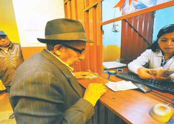 El 10% de la población boliviana ya cobra la Renta Dignidad