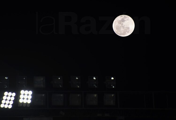 Una ‘Superluna’ ilumina al país