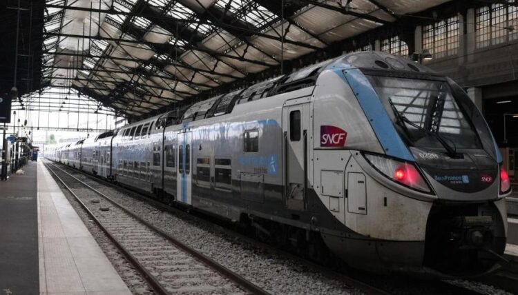 Uno de los trenes en la estación principal de la capital francesa.