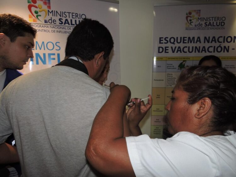 En cuatro meses, 6.000 personas se vacunaron contra la influenza en La Paz