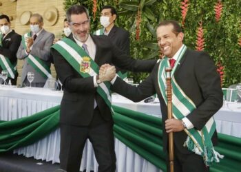 Camacho destaca ‘convicción y valentía’ de Creemos en el encuentro del TSE