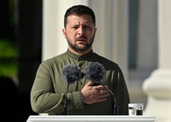 Situación ‘sumamente difícil’ frente a avance ruso en Ucrania, según presidente Zelenski