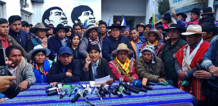 Evo condiciona firma del acuerdo con el TSE y amenaza: Sino defenderemos las primarias en las calles