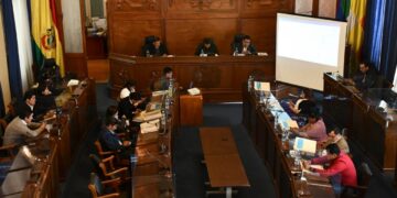 La Justicia multa y congela cuentas de los legisladores de comisión mixta por no paralizar preselección