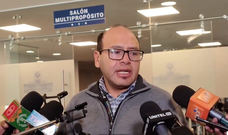 El oficial mayor de la Cámara de Diputados niega relación con aprehendido por corrupción