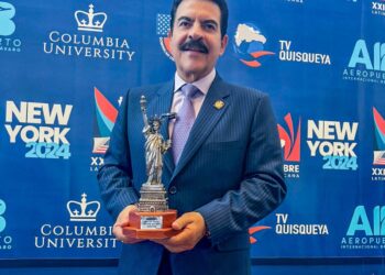 En Cumbre Latinoamericana de Líderes reconocen a Reyes Villa como ‘Alcalde del Año’