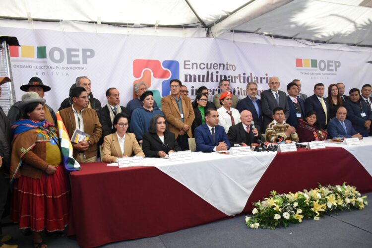 Morales: Cómo voy a estar con separatistas, golpistas y neoliberales en la foto en el TSE
