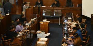 Por incumplimiento ‘malicioso y flagrante’, Justicia multa con Bs 1.500 a cada miembro de la Comisión Mixta de Constitución