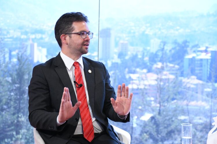 Embajador de Venezuela señala que Jorge Quiroga no tenía invitación para ingresar a Venezuela