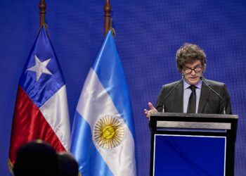 Milei elogia política económica de Chile en visita no oficial a Santiago