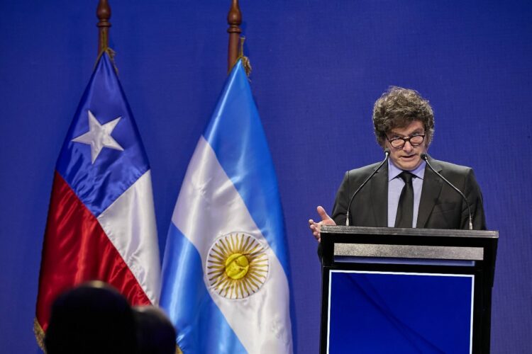 Milei elogia política económica de Chile en visita no oficial a Santiago