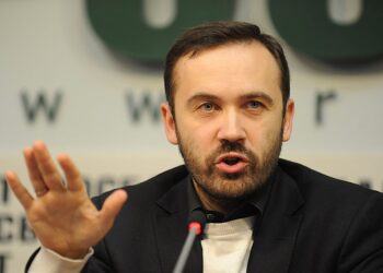 Un exdiputado ruso, herido en un ataque con dron en Ucrania