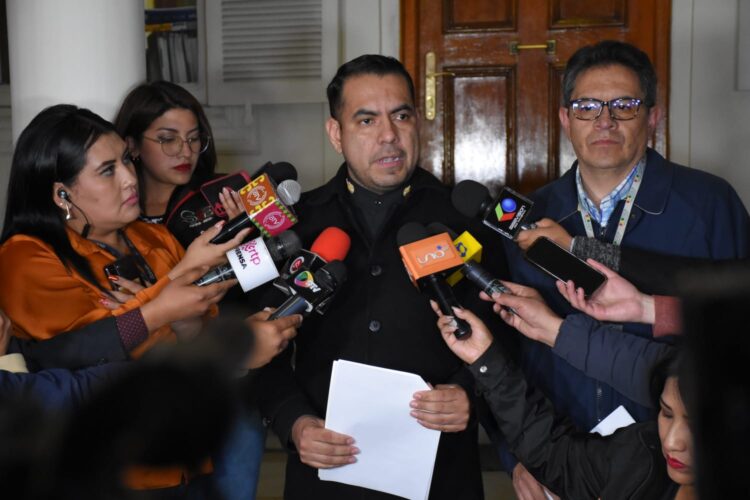 El TSE observa las cuatro preguntas del referéndum y pide otro tipo de consulta para los escaños
