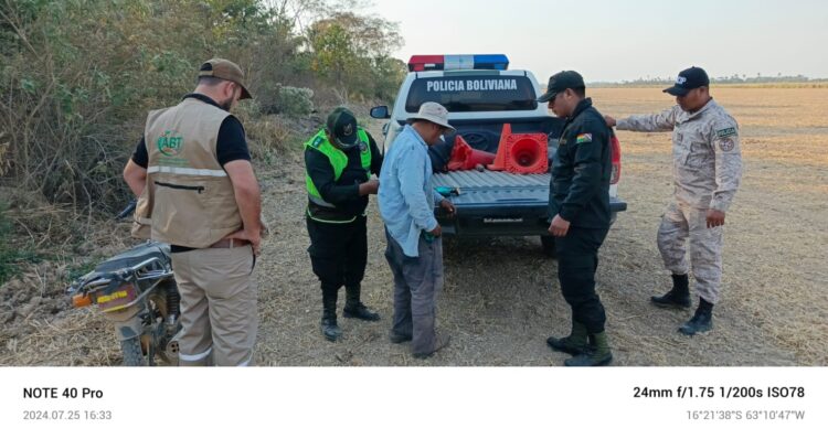 La Policía y la ABT aprehendieron a un hombre cuando prendía fuego en la reserva natural Guarayos.