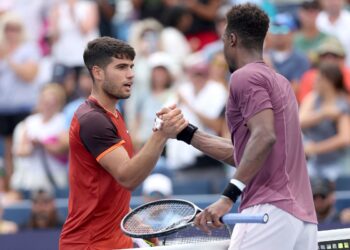 Alcaraz se estrella con Monfils y se marcha en su debut en Cincinnati