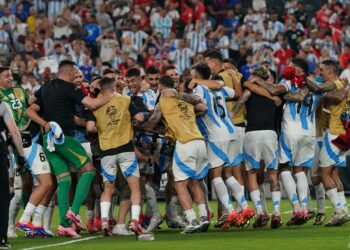 Argentina acabó con Canadá y espera en la final al ganador de Colombia-Uruguay