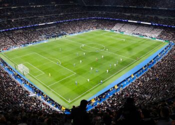 El Bernabéu se viste de gala para el esperado debut de Mbappé
