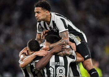 Botafogo se impone por 2-1 al Palmeiras en la ida de octavos de Libertadores