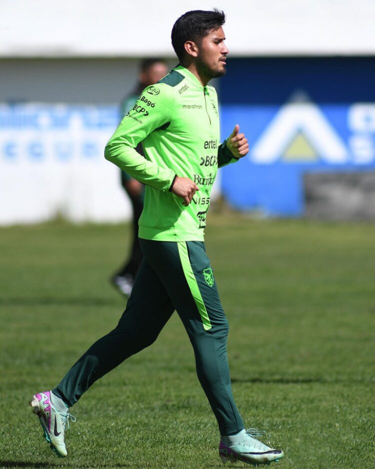 El mediocampista de la selección boliviana Adalid Terrazas