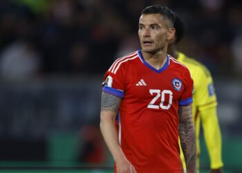 Charles Aránguiz deja el fútbol brasileño y vuelve a Universidad de Chile