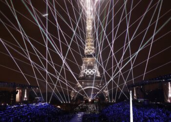 París se prepara para pasar el relevo a Los Ángeles con una clausura llena de estrellas