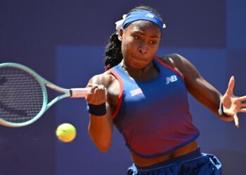 Coco Gauff elimina con facilidad a la argentina Carlé en los Juegos