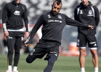 Colo Colo busca superar a Junior para volver a codearse con los mejores de América