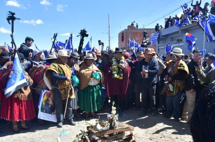 El expresidente Evo Morales arribó al Distrito 8 de El Alto.