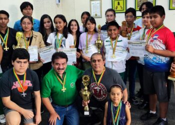 Cruceños Martínez y Moscoso vencen en el cuarto Grand Prix de ajedrez
