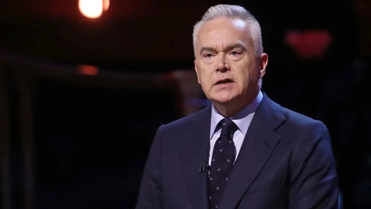 Ex presentador de BBC inculpado por realizar imágenes pedopornográficas