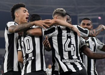 Semáforo del Brasileirao: Botafogo golea 4-1 al Flamengo y se mantiene firme en el liderato