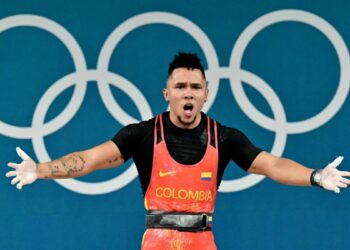 Mayora y Mosquera lideran jornada triste para los pesistas latinos en París