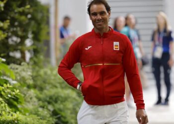 Nadal vuelve a los entrenamientos a un día del debut en París