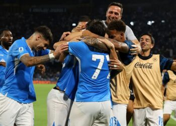 Napoli gana en Bolonia a la espera de Lukaku y McTominay
