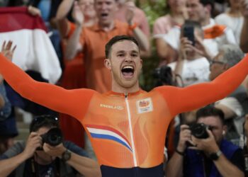 El neerlandés Lavreysen, oro en keirin, firma el triplete de la velocidad