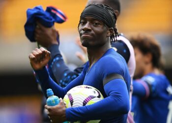 El Chelsea golea 6-2 en Wolverhampton con hat-trick de Madueke