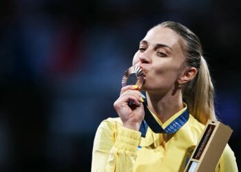 Olga Kharlan gana la primera medalla para ‘el pueblo de Ucrania’