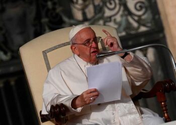 el_papa_en_el_vaticano.jpg