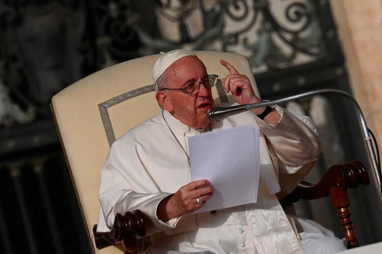 el_papa_en_el_vaticano.jpg