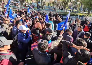 Forcejeos entre evistas y arcistas preceden al encuentro multipartidario del TSE