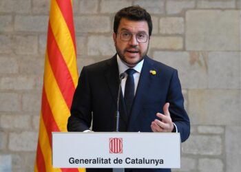 En España toma posesión nuevo gobierno catalán que pone fin a la hegemonía independentista