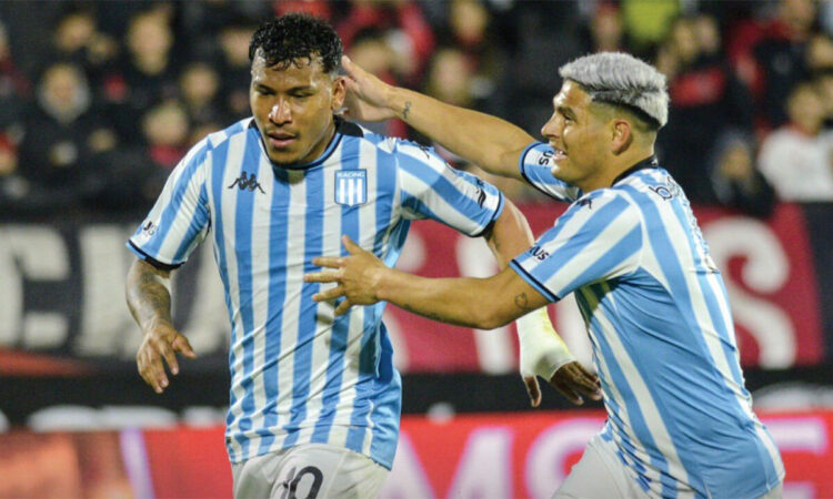 El colombiano Roger Martínez, autor del único gol del partido