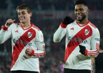 Colombiano Borja salva a River con dos goles en la Liga argentina