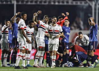 El Sao Paulo se clasifica a cuartos de la Libertadores al ganar 2-0 al Nacional de Uruguay