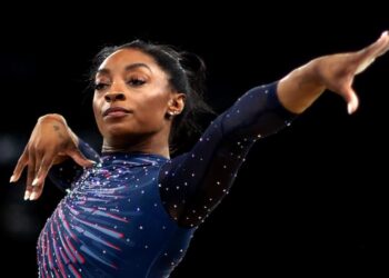 Biles va por su primer oro, otras disciplinas este martes
